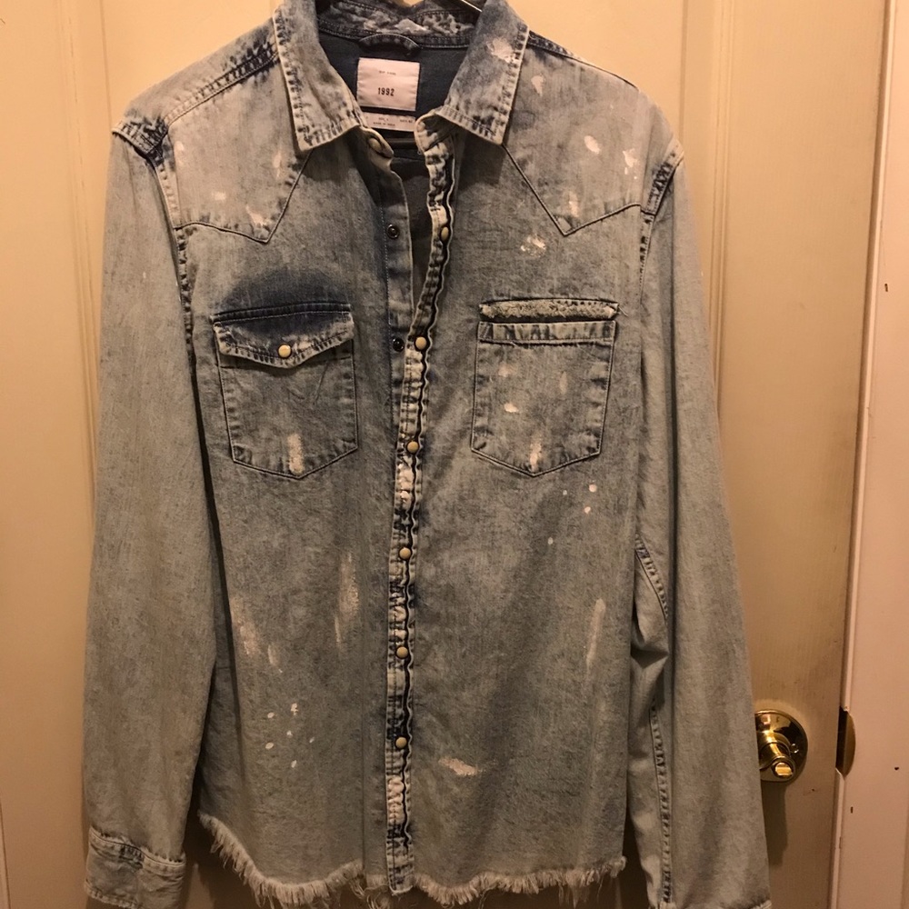 Zara men’s distressed/splattered denim shirt sz L
